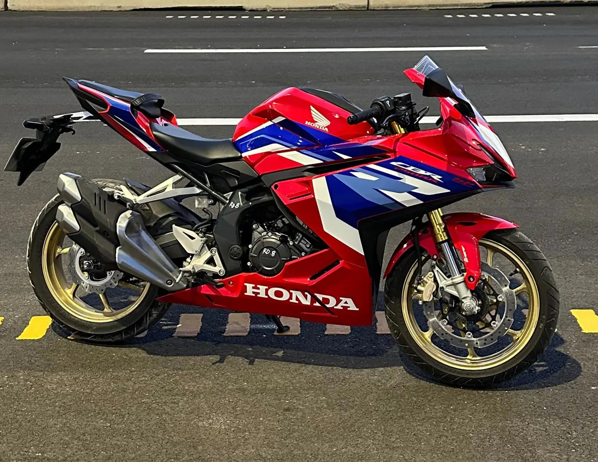 هوندا،  CBR 250