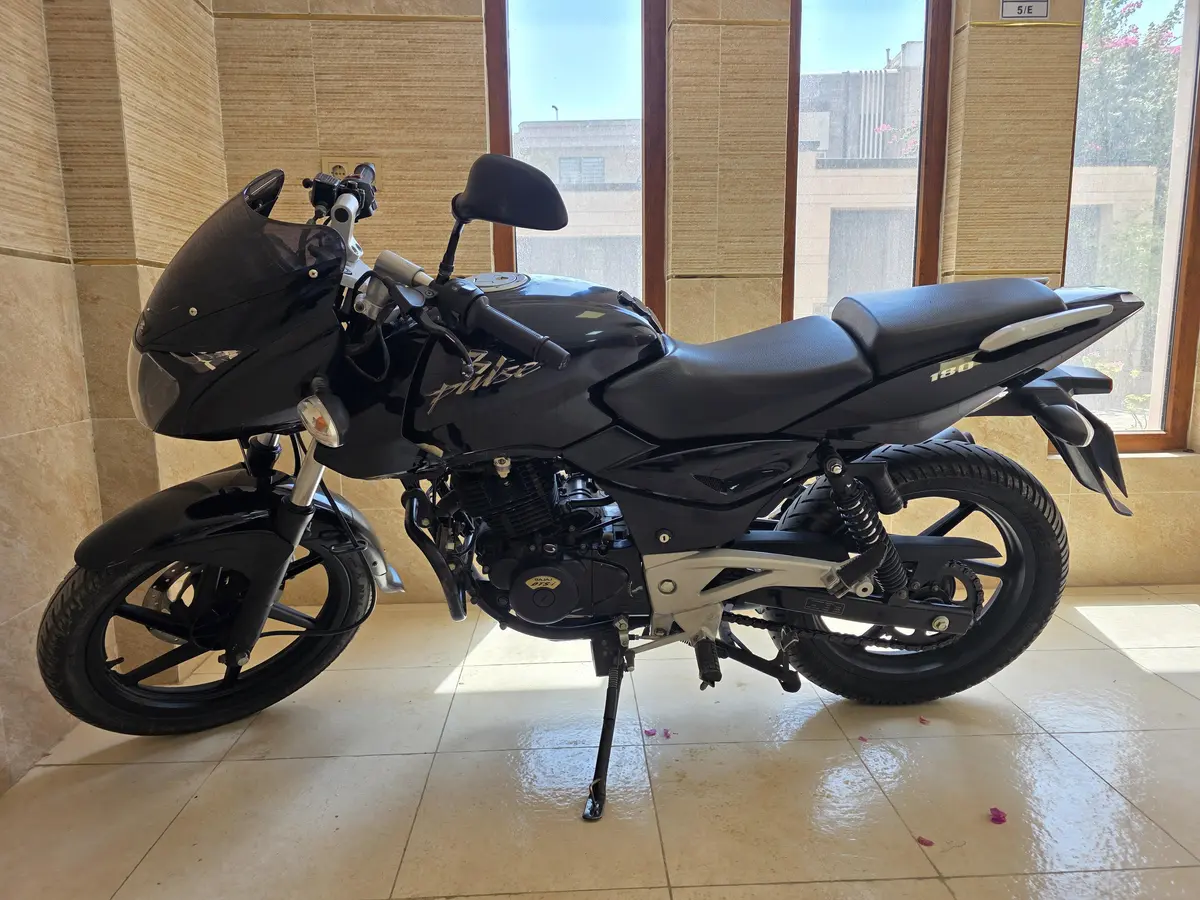 باجاج،  پالس 180