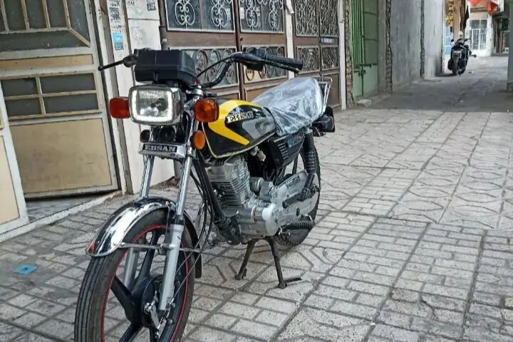 نیرو موتور شیراز،  احسان 125