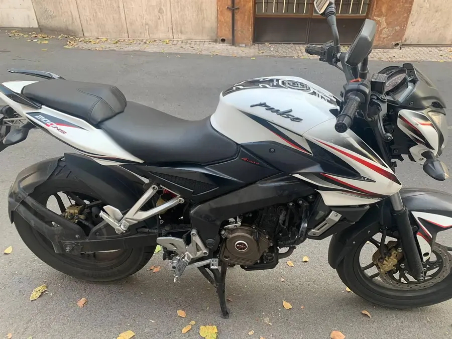 باجاج، پالس 200NS