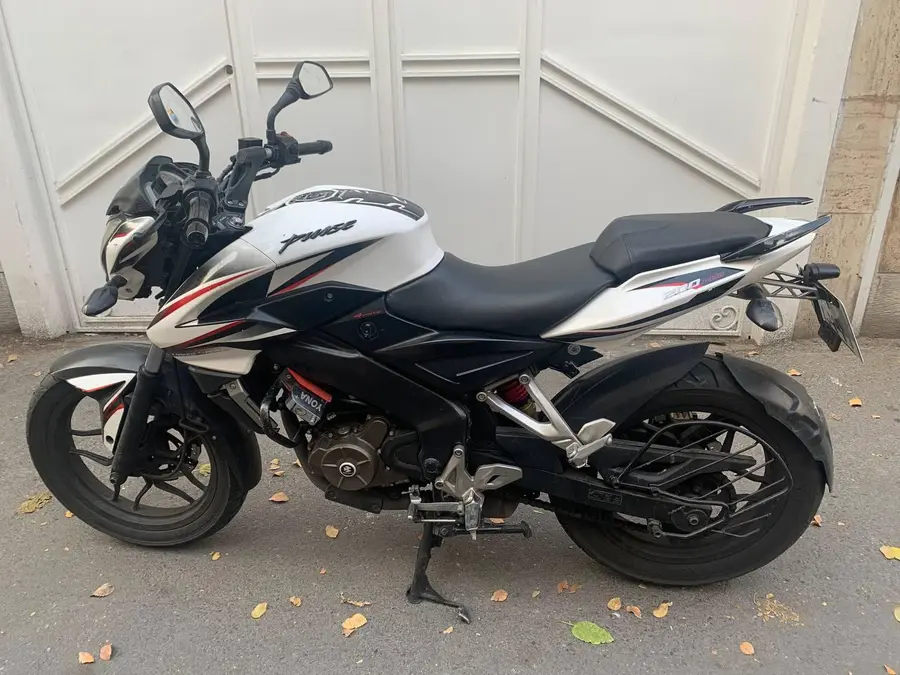 باجاج، پالس 200NS