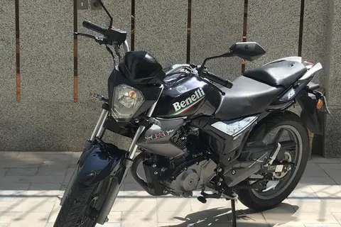 بنلی، TNT 150