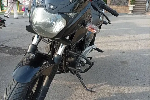 باجاج، پالس 180