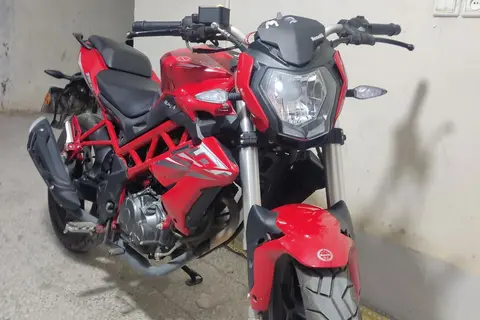 بنلی، TNT 150