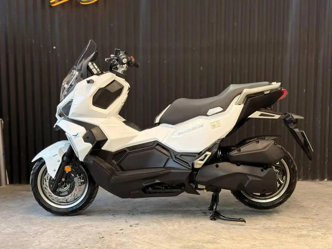 اس وای ام،  ADV 175