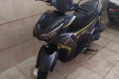 جهان همتا، همتاز ADV160