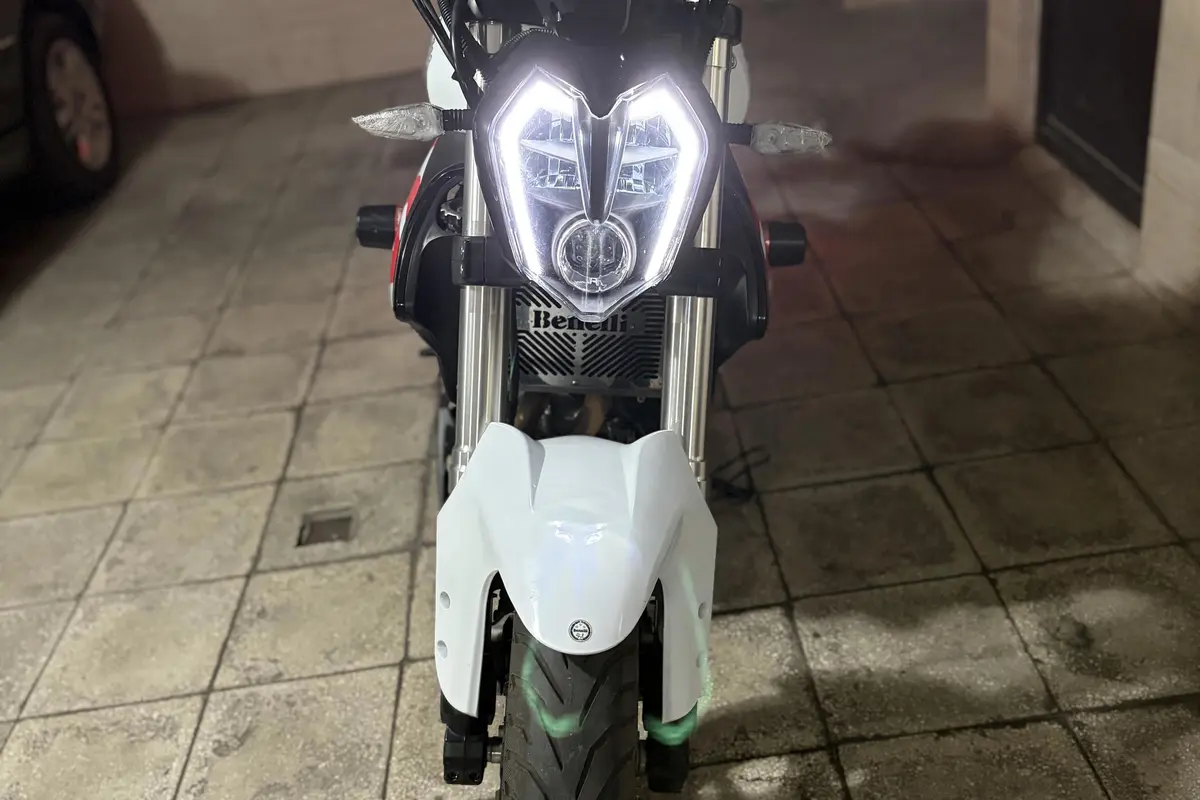 بنلی،  TNT 300