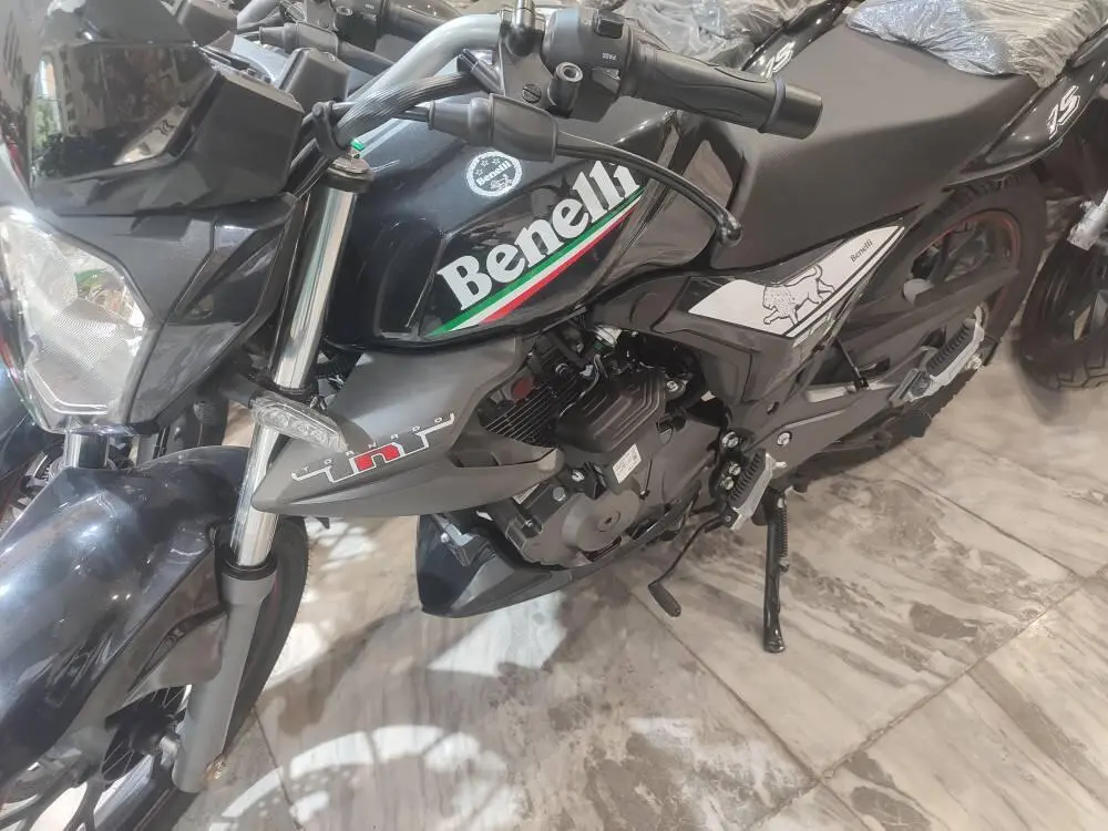 بنلی،  TNT 150