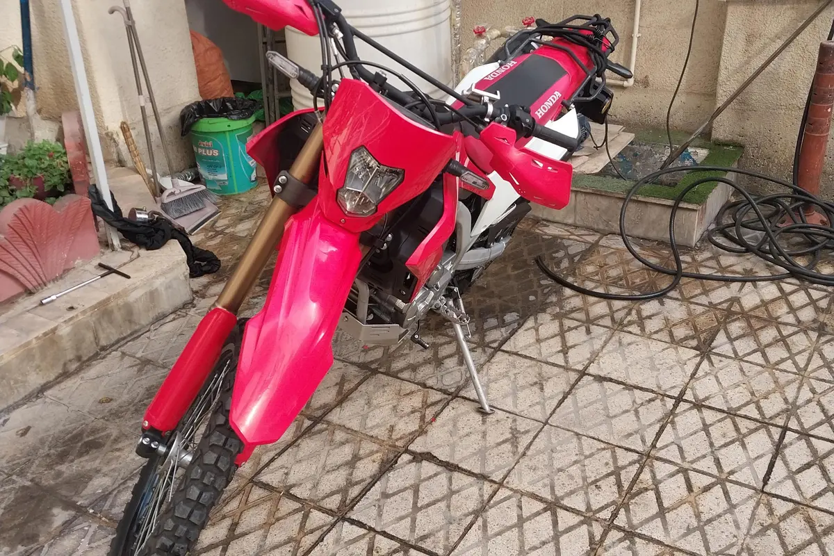 کبیر موتور،  تریل 200