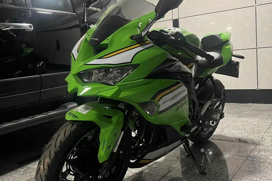 کاوازاکی، نینجا ZX-25RR