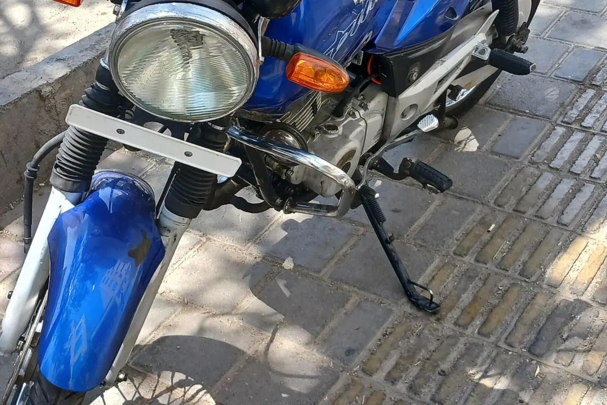 باجاج،  پالس 180
