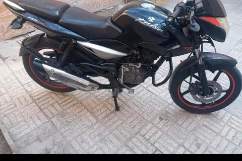 باجاج، پالس 135
