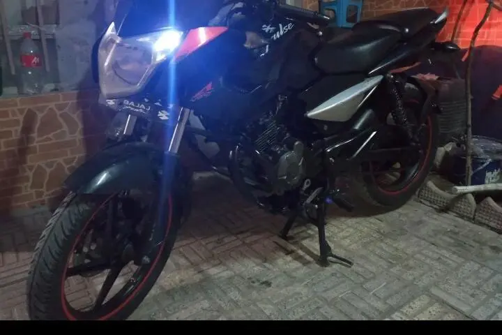 باجاج،  پالس 135