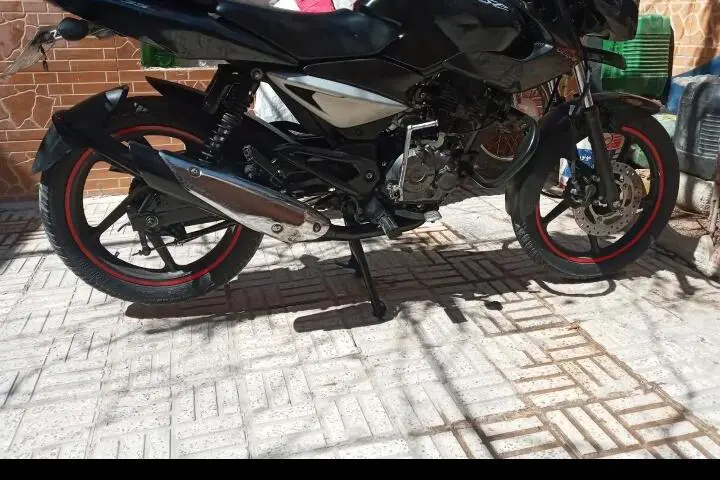 باجاج،  پالس 135