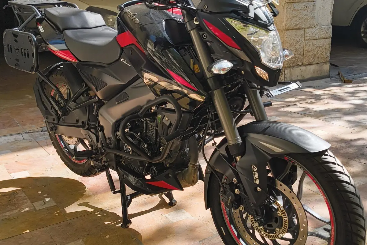 باجاج،  پالس 200NS