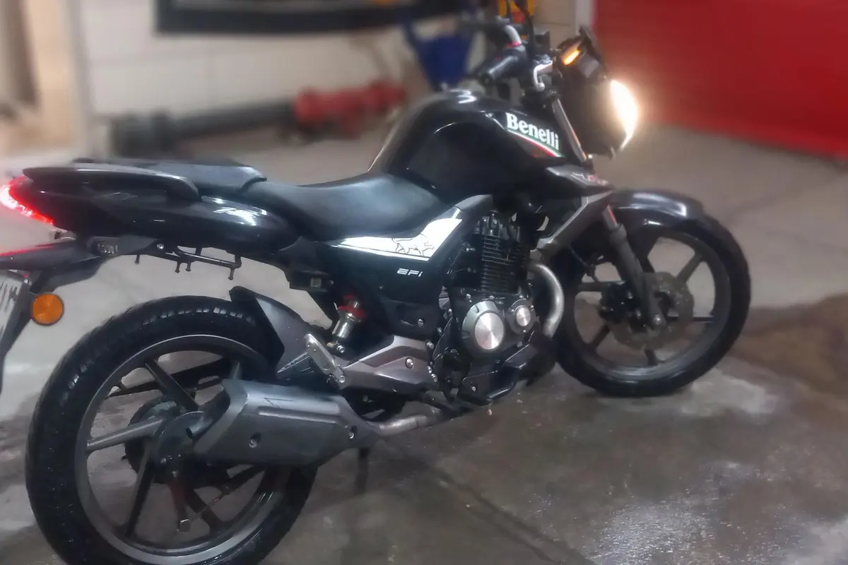 بنلی،  TNT 150