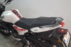 بنلی، TNT 150