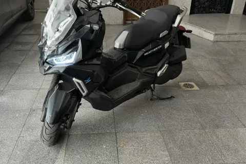 اس وای ام، ADV 175