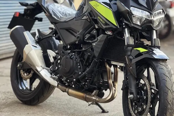 کاوازاکی  Z250
