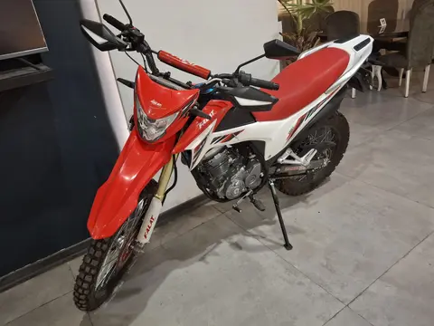 جهان همتا، فلات CRF200