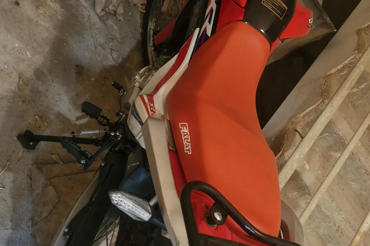 جهان همتا،  فلات XR250