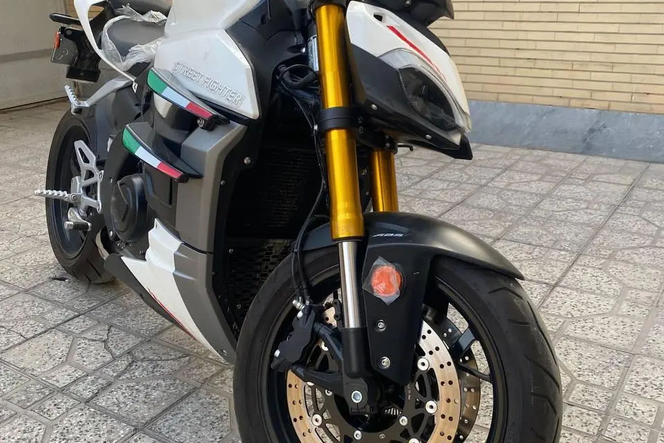 دوکاتی،  STREETFIGHTER