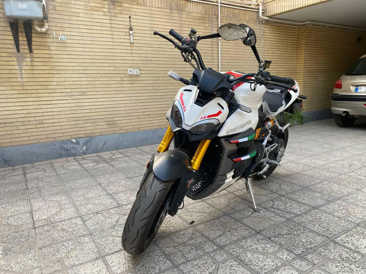 دوکاتی،  STREETFIGHTER