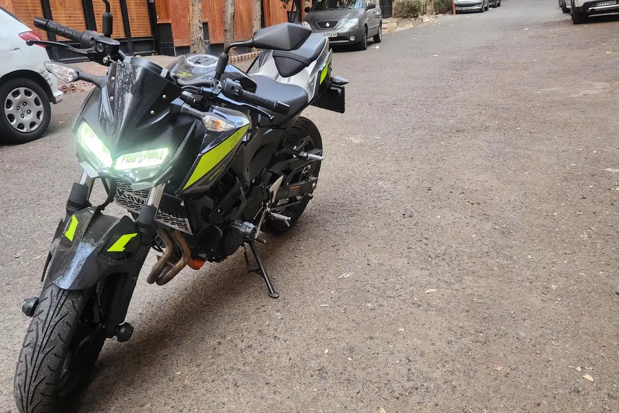 کاوازاکی، Z250