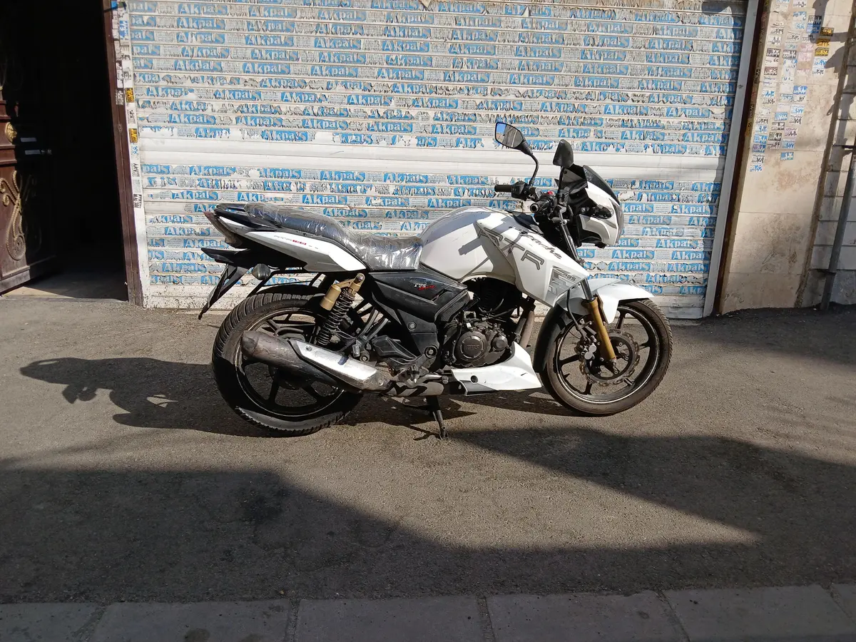 تی وی اس،  آپاچی 180