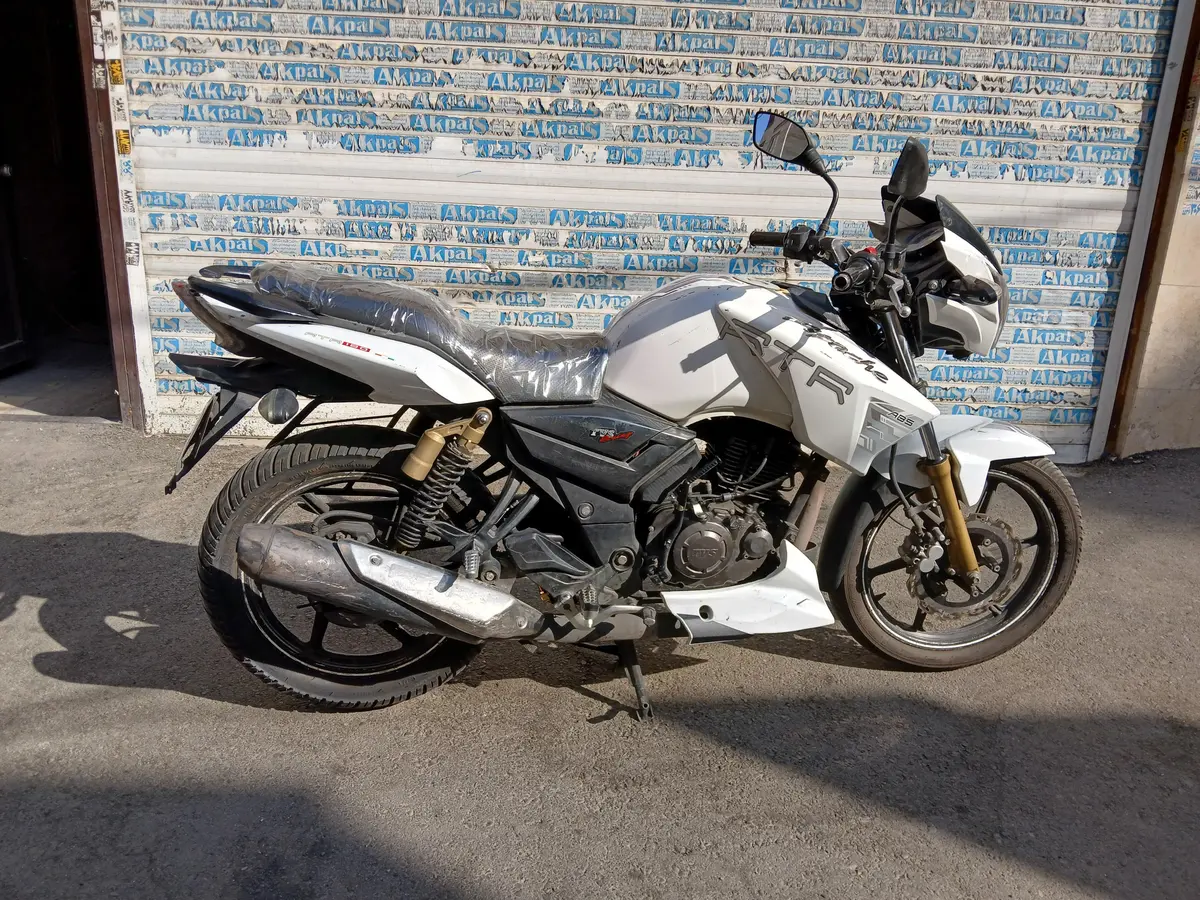 تی وی اس،  آپاچی 180