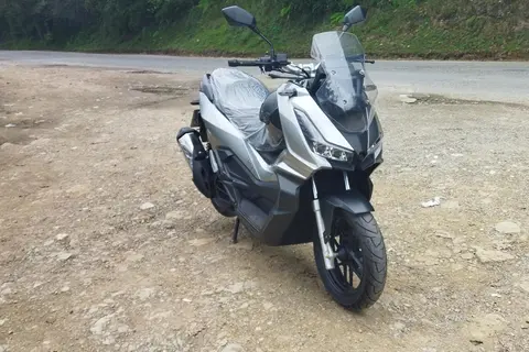 جهان همتا، همتاز ADV160