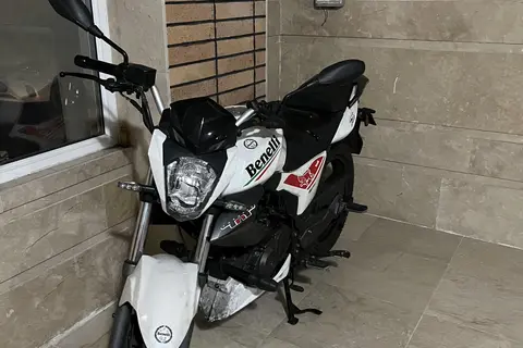 بنلی، TNT 150