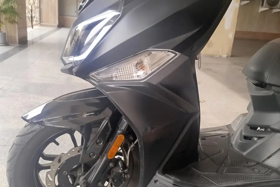 اس وای ام، گلکسی J 200