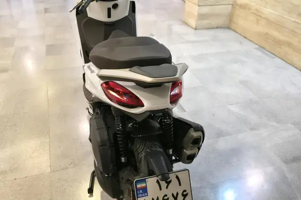 پیاجیو  بورلی 400HPE