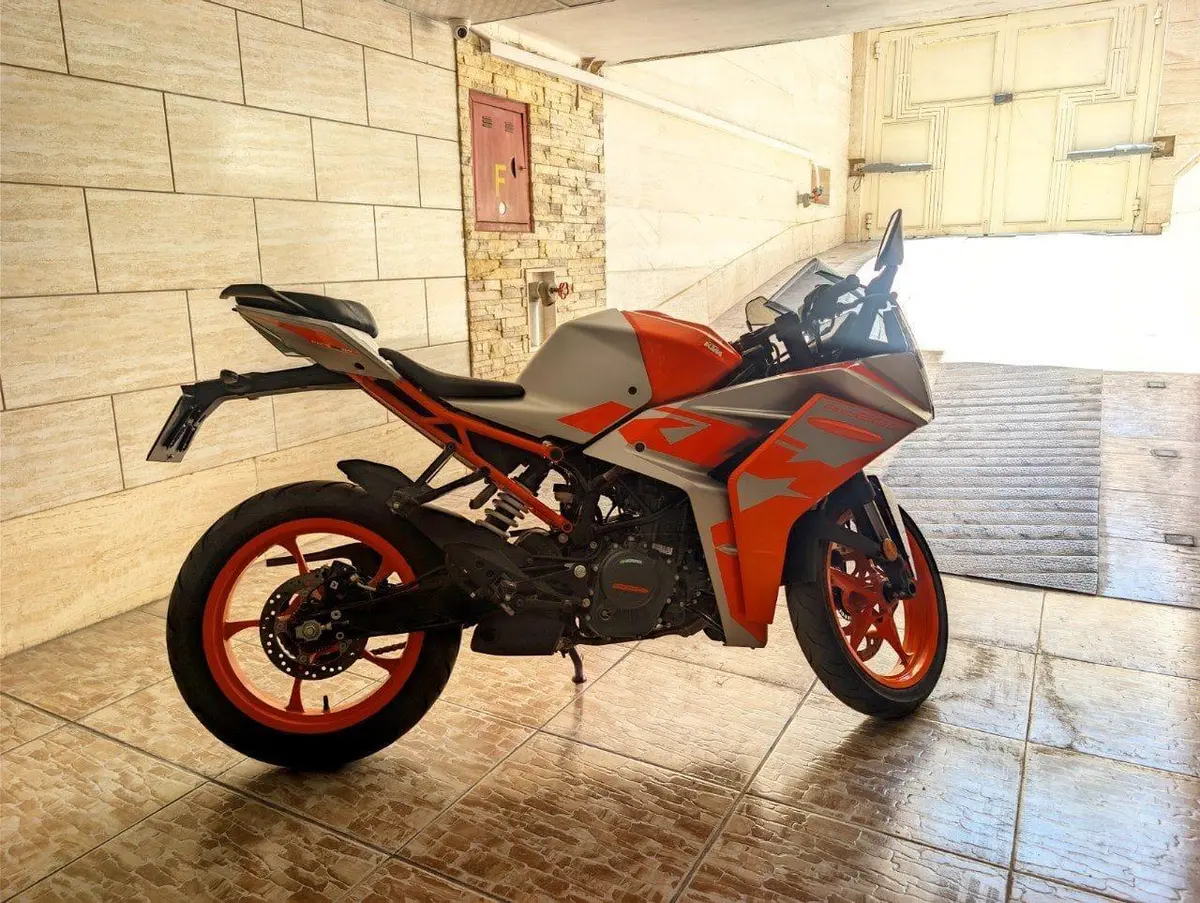 کی تی ام،  RC200
