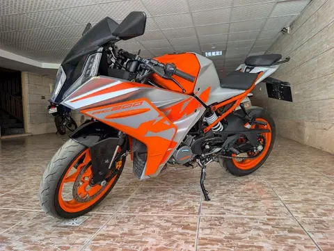 کی تی ام، RC200