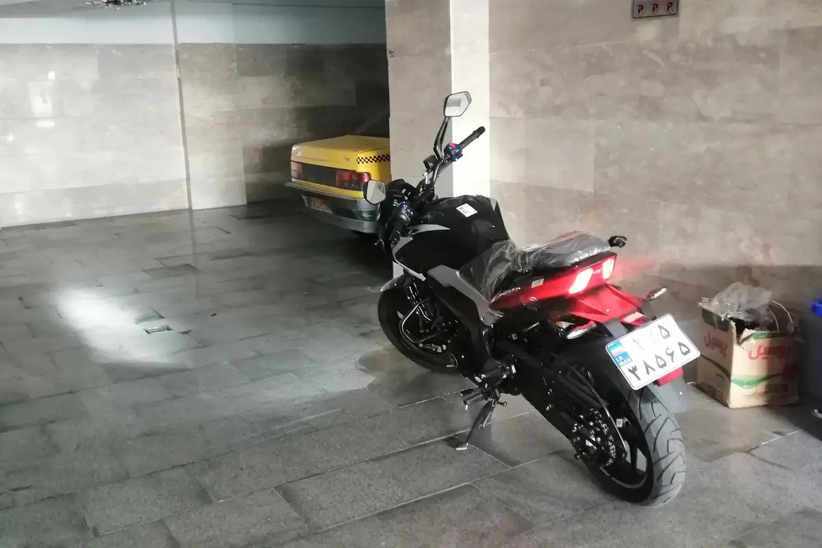باجاج،  دومینار 250