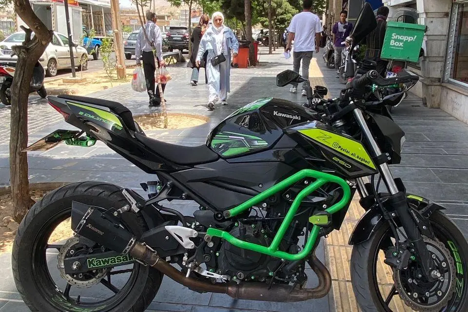 کاوازاکی،  Z250