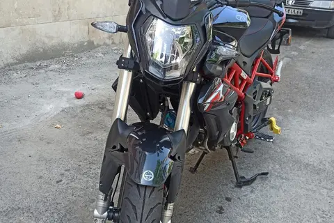 بنلی، TNT 150