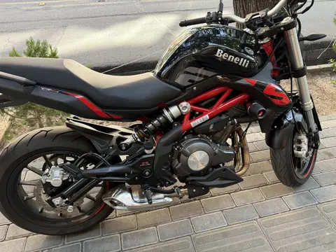 بنلی، TNT 300