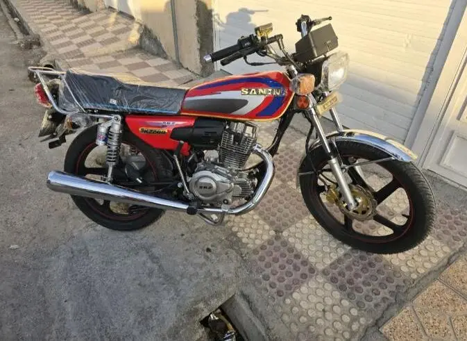 سپهر خودرو،  سنین 200 EFI