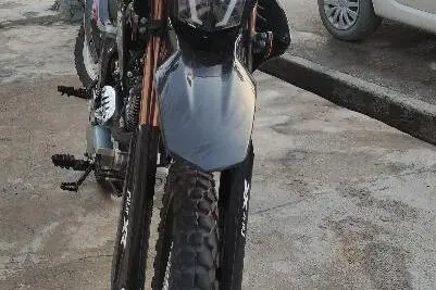 جهان همتا، فلات XR250