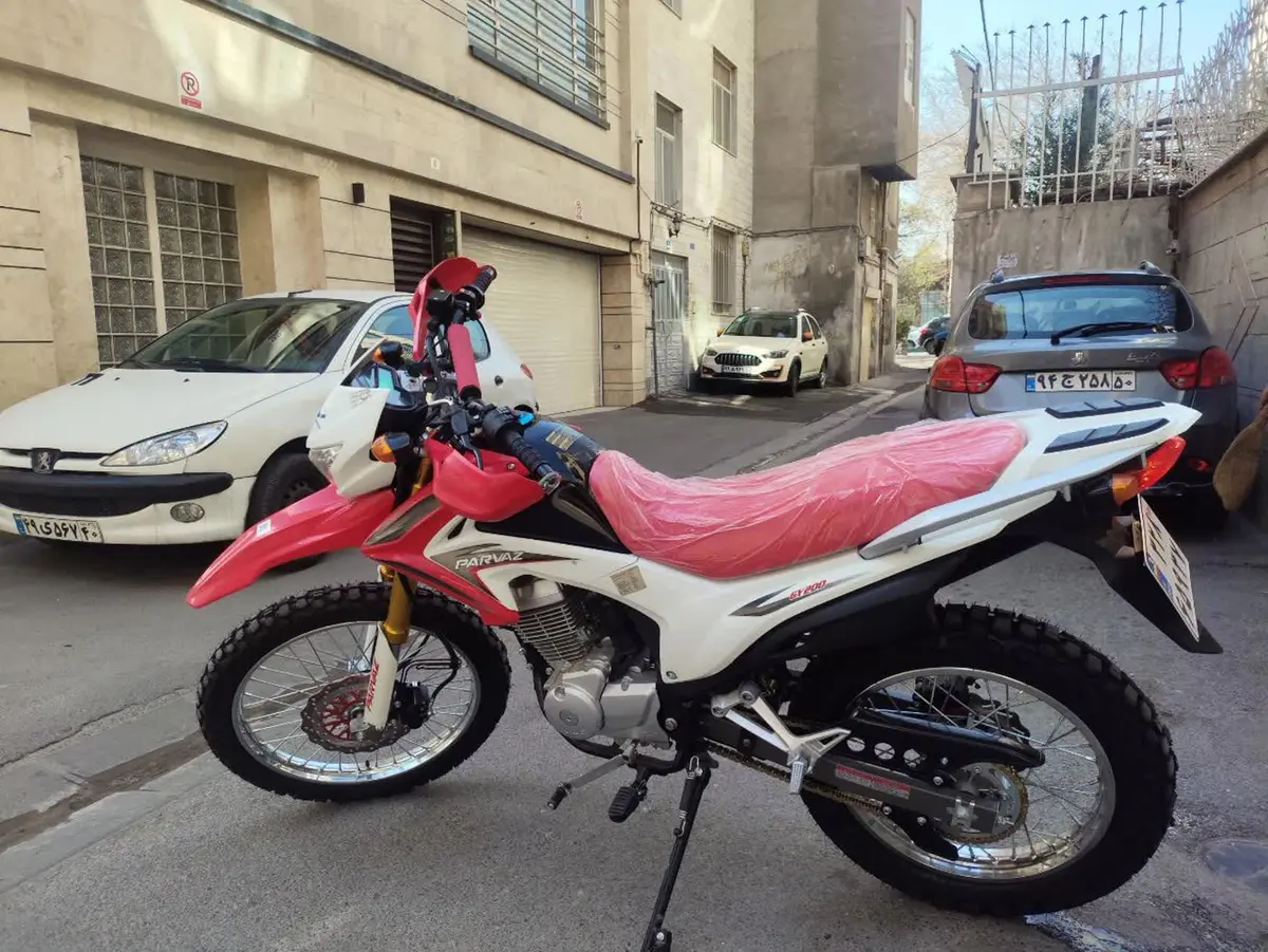 کبیر موتور،  تریل 200