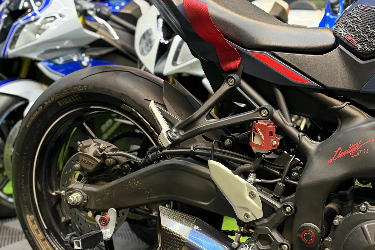 کاوازاکی،  نینجا ZX-25R