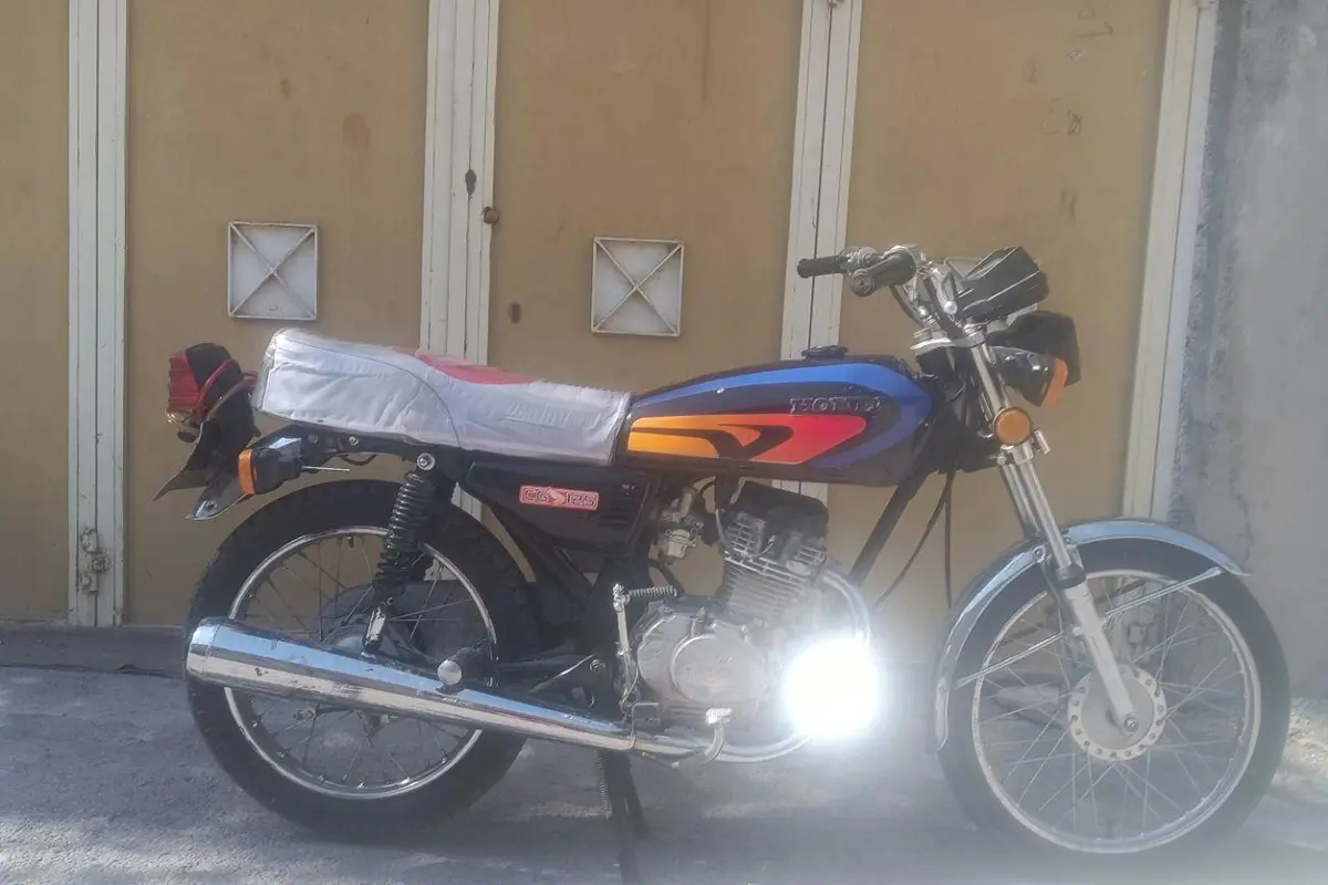 گس گس،  MC125