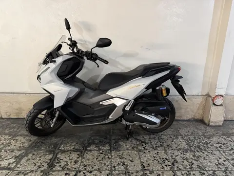 هوندا، ADV 160