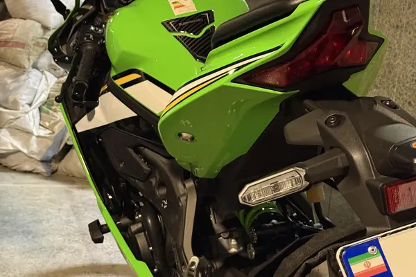 کاوازاکی  نینجا ZX-25R