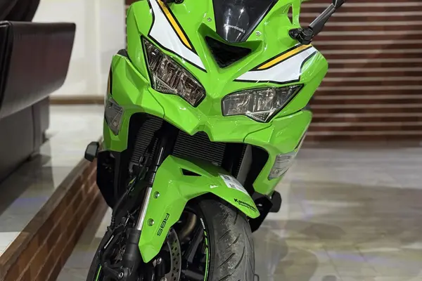 کاوازاکی  نینجا ZX-25R