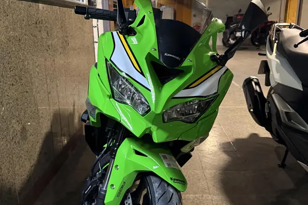 کاوازاکی  نینجا ZX-25R