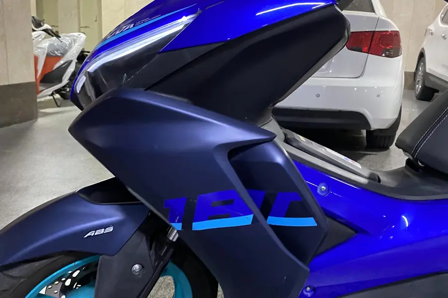 هانی موتور، AX 180